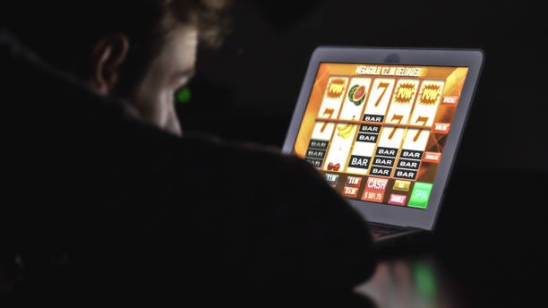 playland Android app installed on a smartphone showing the sportsbook lobby with Liga 1 and live games